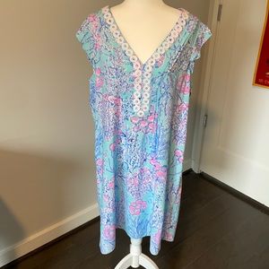 **MOVING SALE**  Lilly Pulitzer easy to wear pullover dress